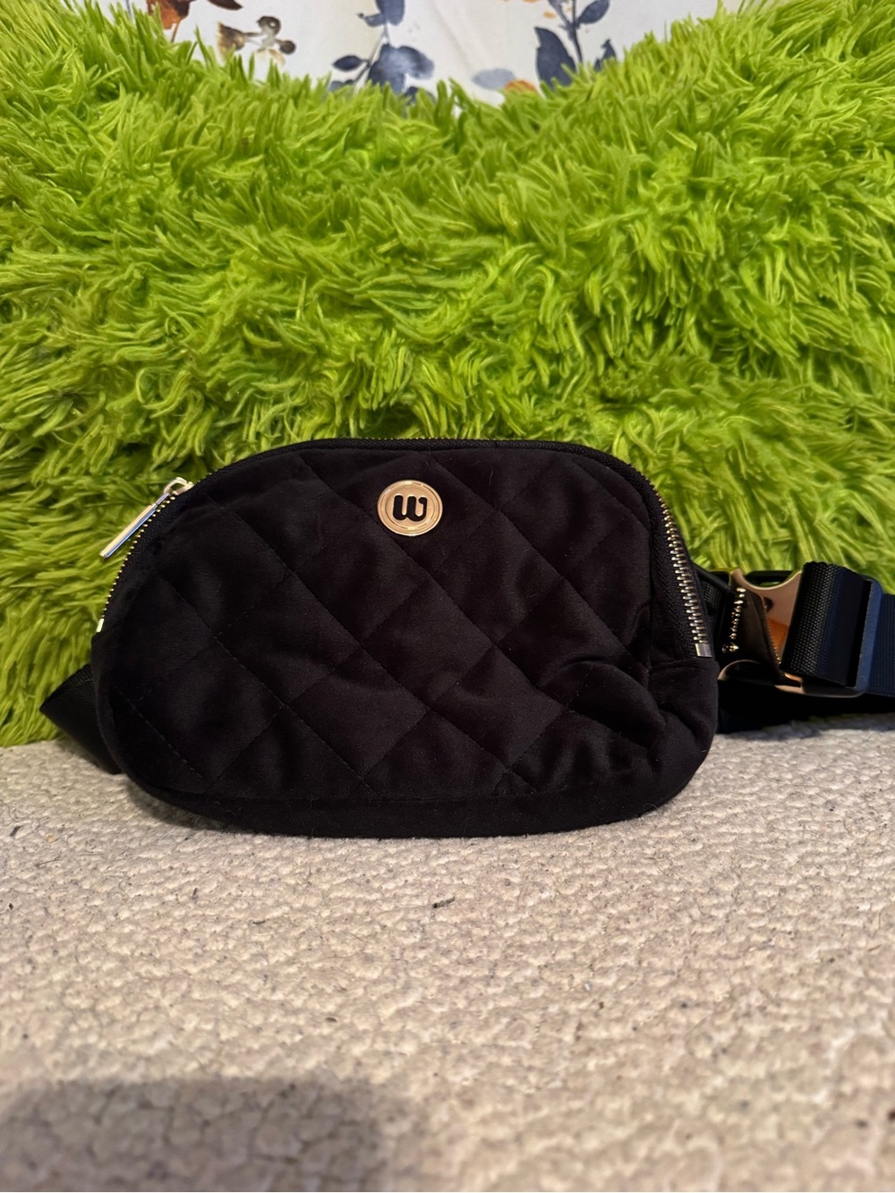 Wantable Quilted Black Velvet Belt Bag B14